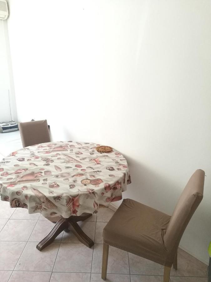 Nice And Cozy Two Single Bed Room Split Exterior foto